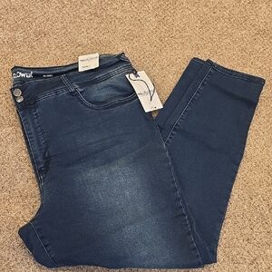 Wallflower Deep Blue High-Rise Skinny Curvy Fir Jeans! NWT!